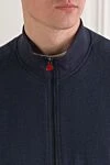 Kiton Мужская куртка в стиле бомбер синяя с воротником-стойкой и манжетами - красные бегунки. 100% хлопок. молния . два боковых кармана. Страна производитель: Италия. Уход: специализированная чистка - фото 5