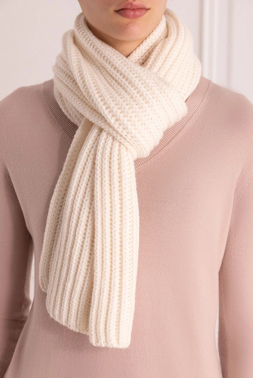Loro Piana white cashmere scarf 158635 — Women scarves, scarves