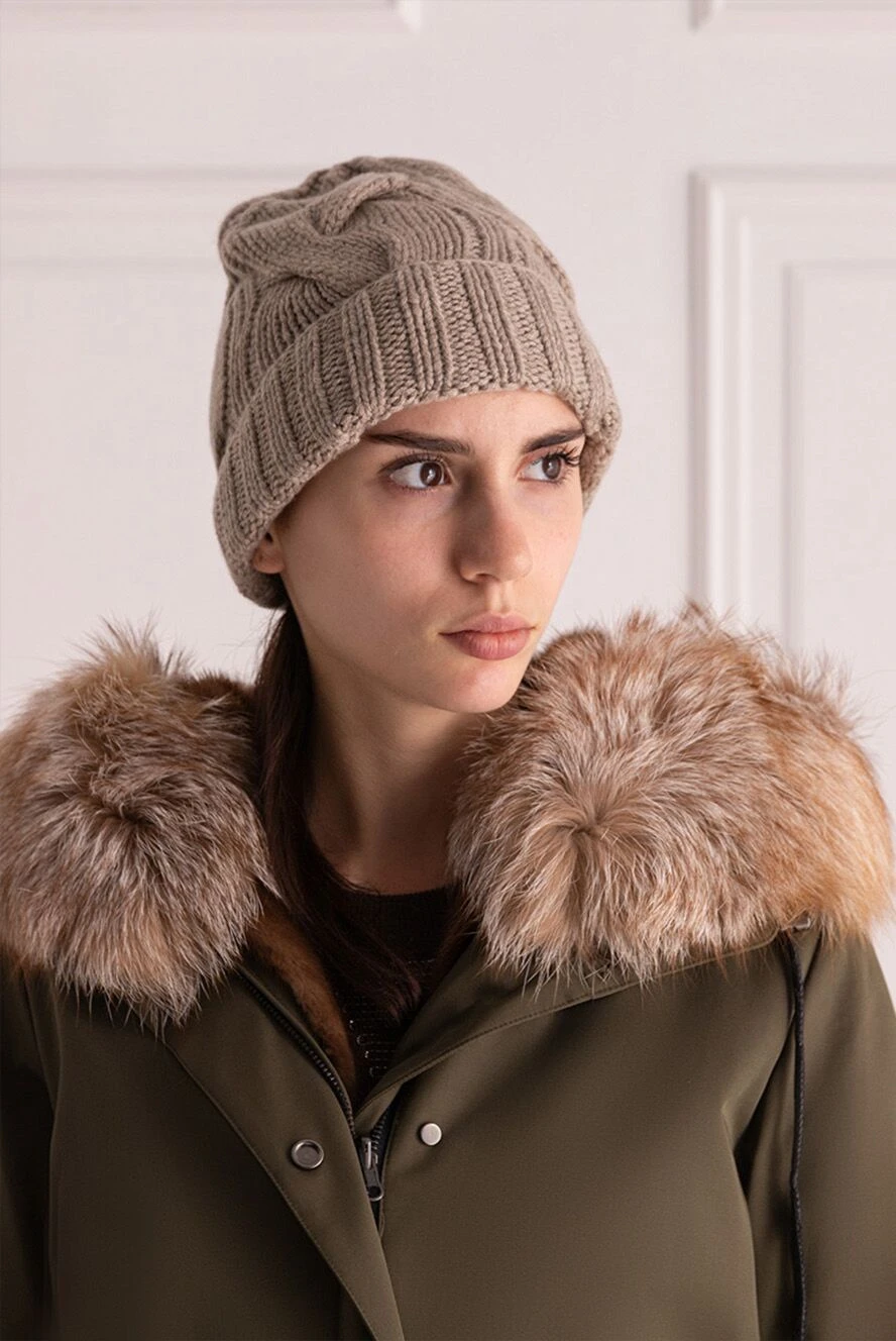 Loro Piana dark beige women display picture 2