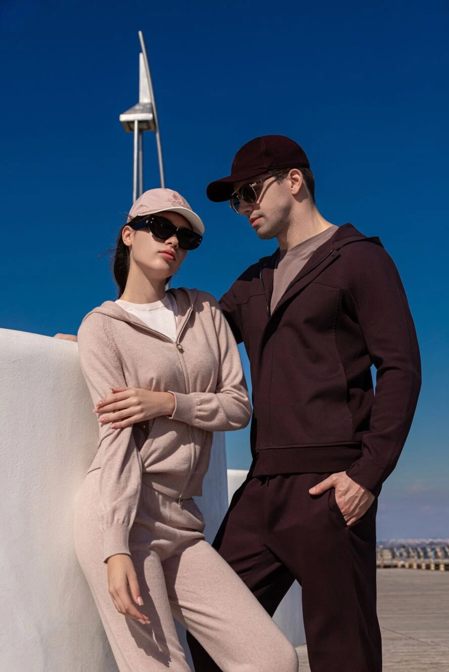 Loro Piana sports suit for men made of wool and elastane burgundy