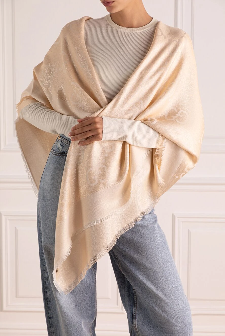 GUCCI リネンストール　made in Italy Gucci beige women's scarf 179259 — Women scarves, scarves and