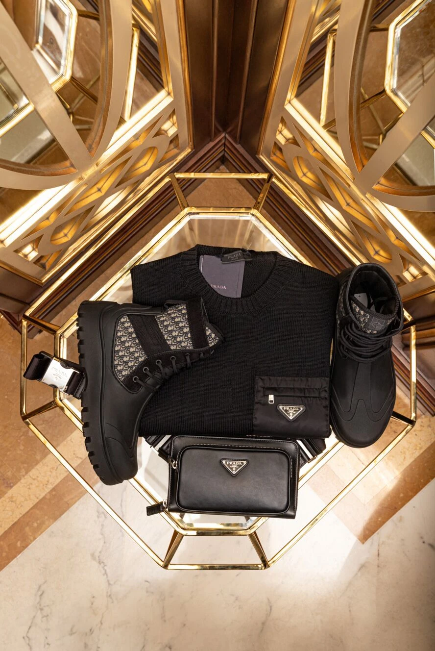 PRADA ガーメント Prada джемпер мужской черный с нагрудным карманом на молнии 180620