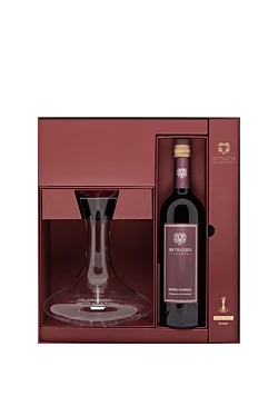 Оригінальний декор аромату Rosso Nobile у вигляді декантера та пляшки Bordeaux