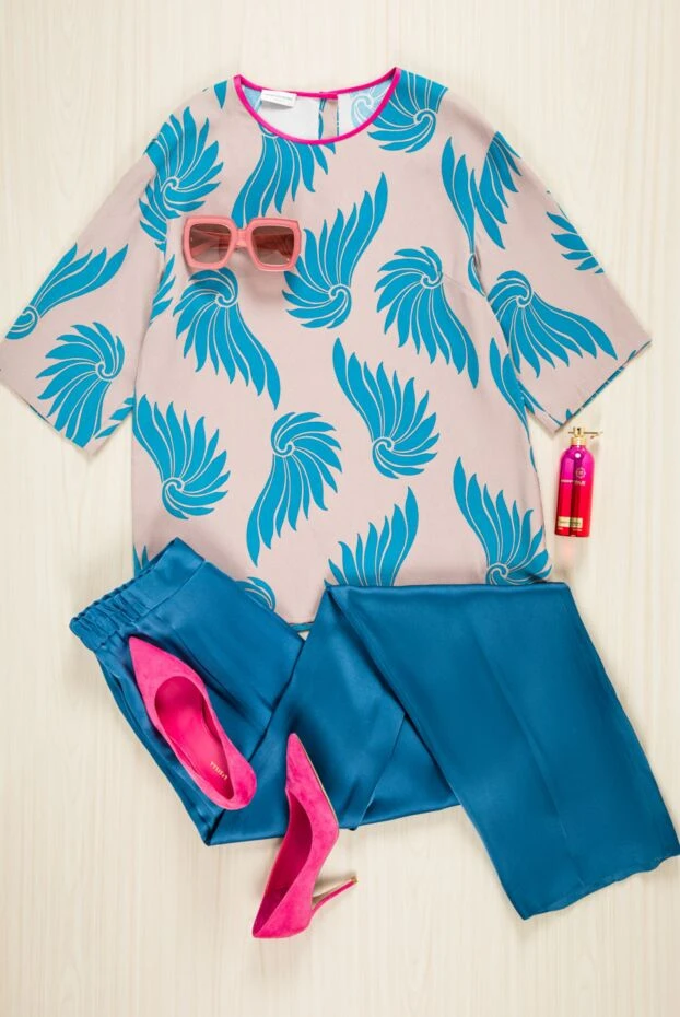 Блуза женская в контрастный узор бежевая - фото 2