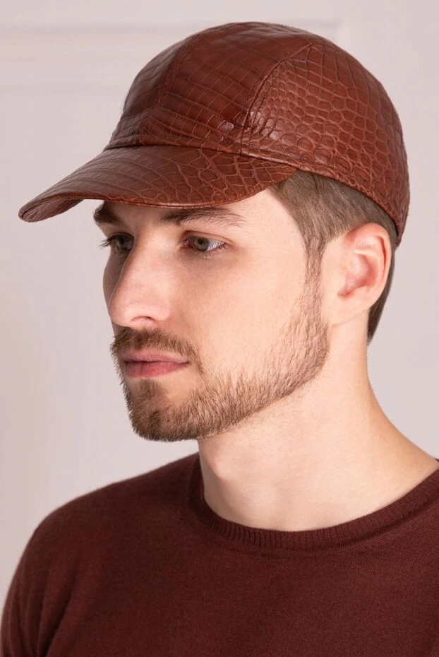 Cesare di Napoli man cap made of crocodile skin burgundy for men buy with prices and photos 140599 - photo 2