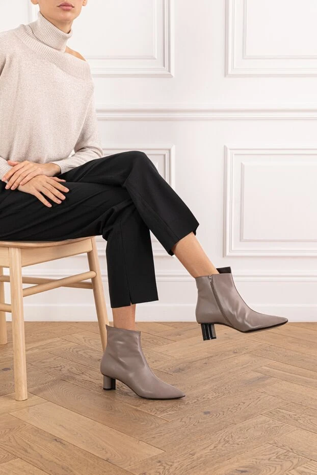 Stephen Venezia women's gray leather boots decorated with fur 141543 - photo 2