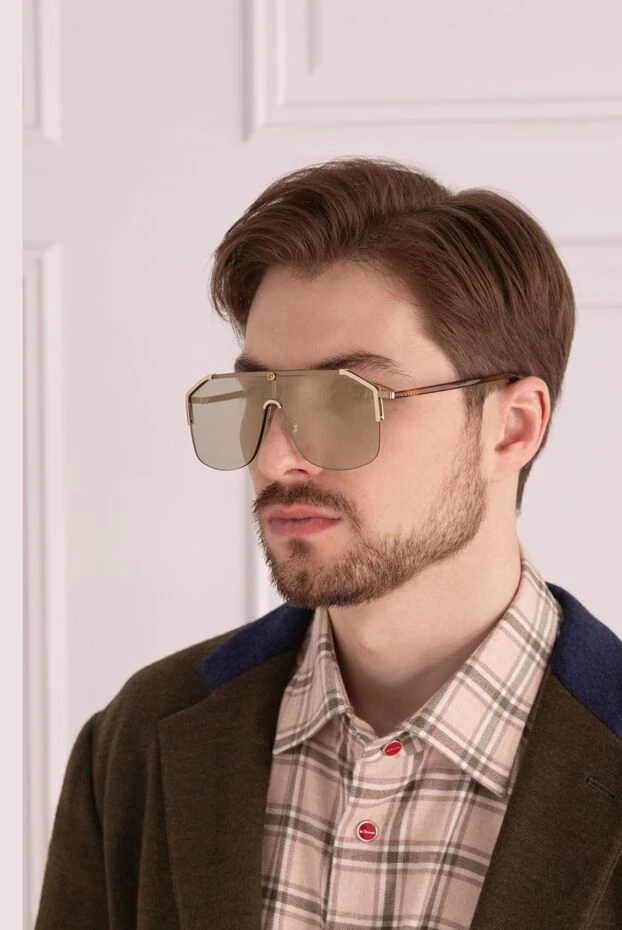Gucci чоловічі окуляри для захисту від сонця з металу та пластику сірі чоловічі купити фото з цінами 143167 - фото 2