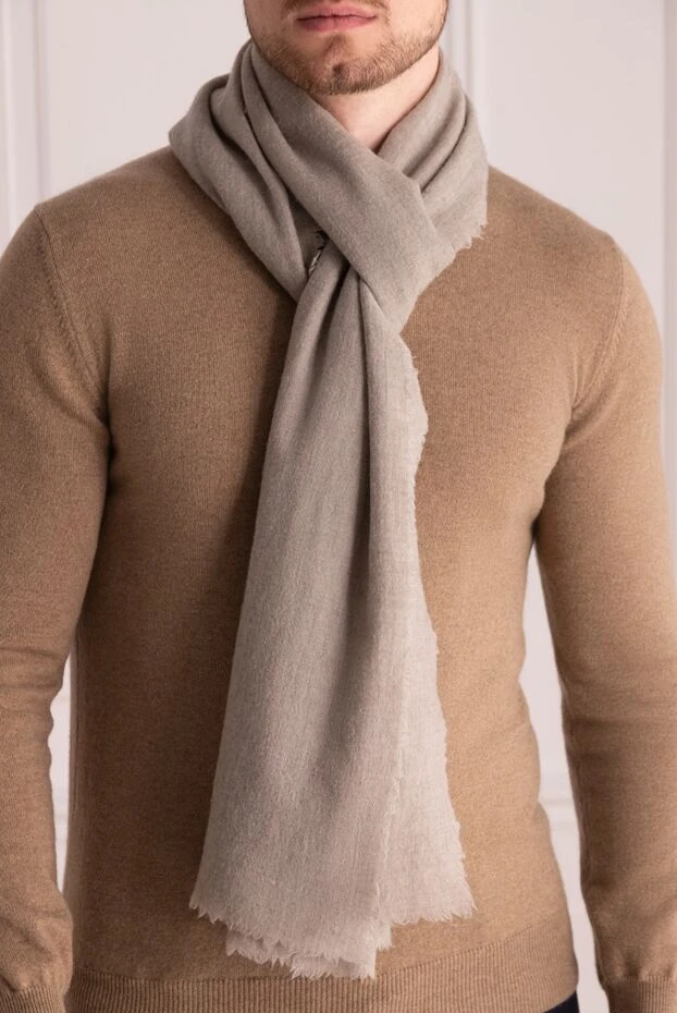 Corneliani мужские шарф из кашемира бежевый мужской купить с ценами и фото 143335 - фото 2