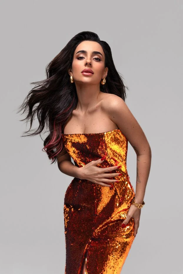 Alexandre Vauthier floor-length dress with bronze sequins and open shoulders 144902 - photo 3