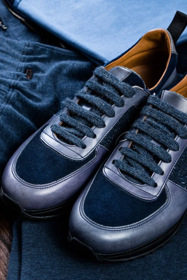 Кроссовки кожаные в синих тонах с фактурной вставкой мужские - фото 2