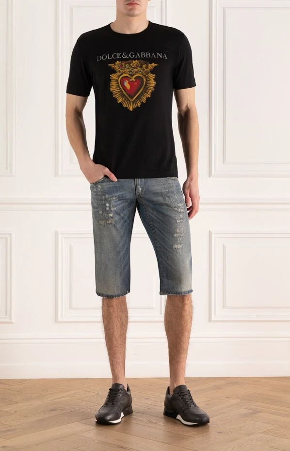 Dolce & Gabbana чорна футболка з бавовни з коронованим серцем та брендовим принтом 195472 - фото 2