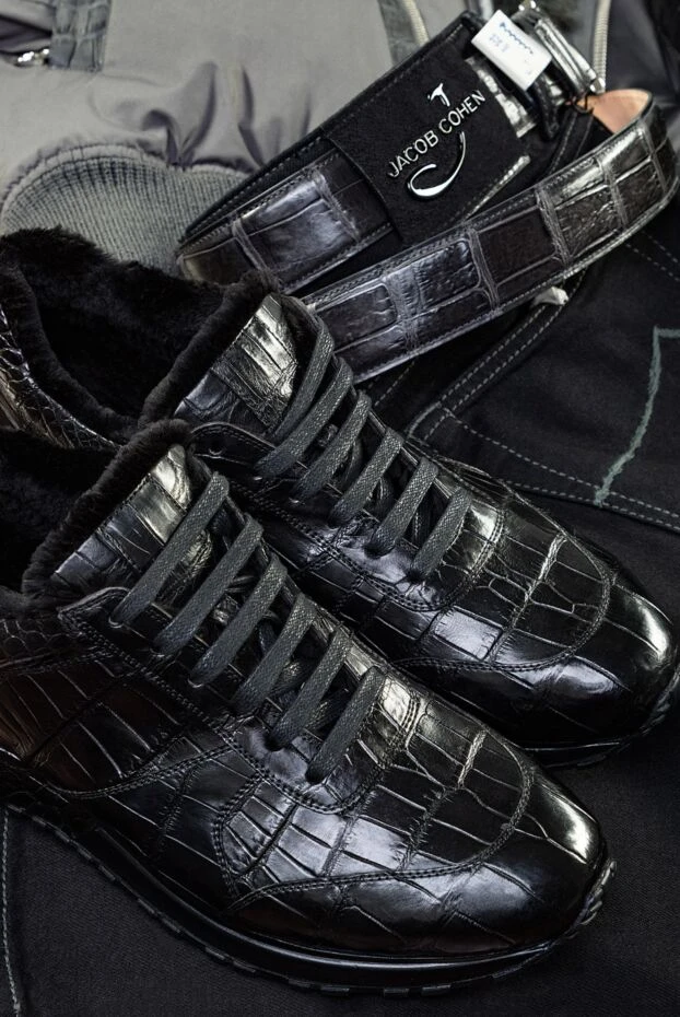 Чёрные кроссовки из натуральной крокодиловой кожи с утеплённой отделкой - фото 2