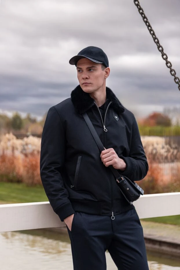 Бейсболка черная из кашемира с козырьком из натуральной кожи аллигатора - фото 2