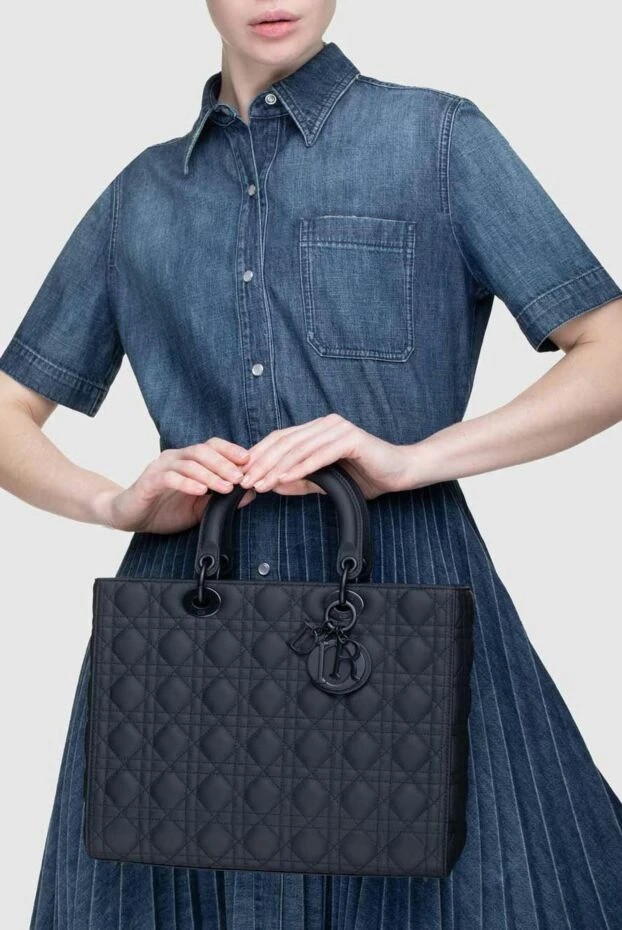 Dior черная женская сумка lady из натуральной кожи 156772 - фото 3