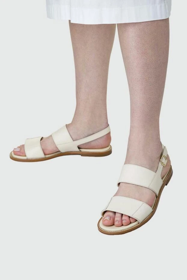 Doucal`s женские сандалии из кожи бежевые женские купить с ценами и фото 157605 - фото 2