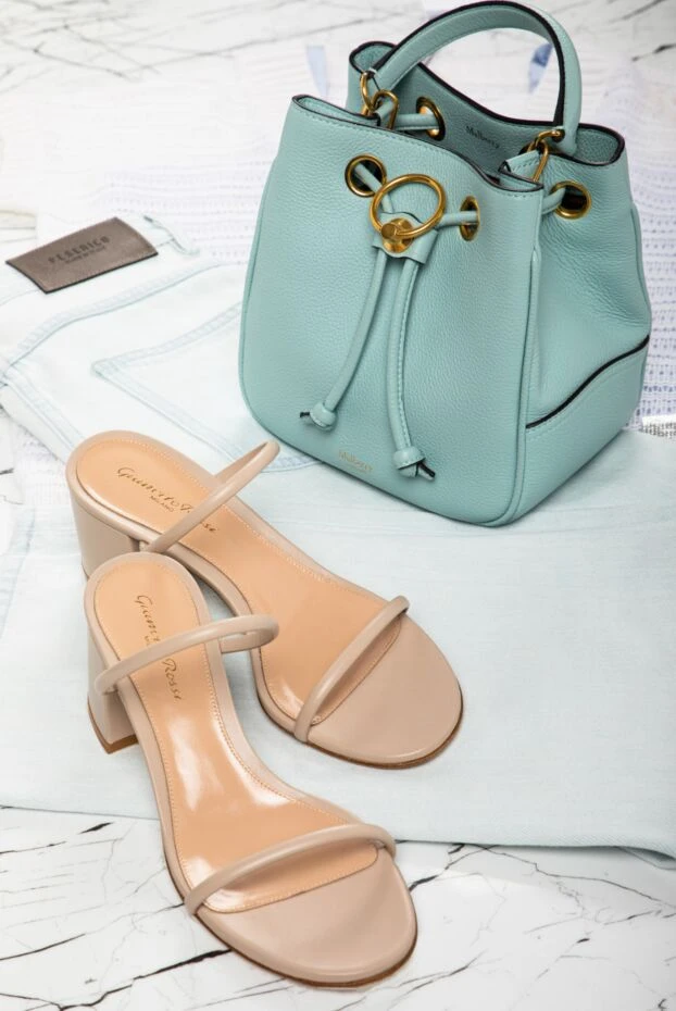 Gianvito Rossi women's beige leather sandals with wide heels 158916 - photo 2