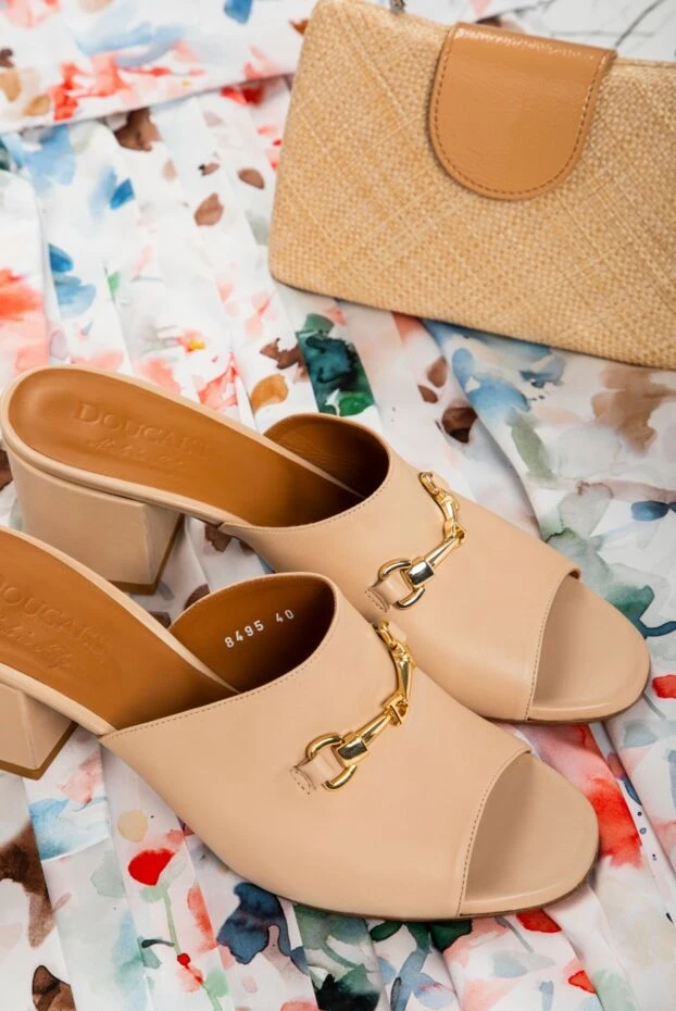 Doucal`s women's beige leather sandals with metal insert 159019 - photo 2
