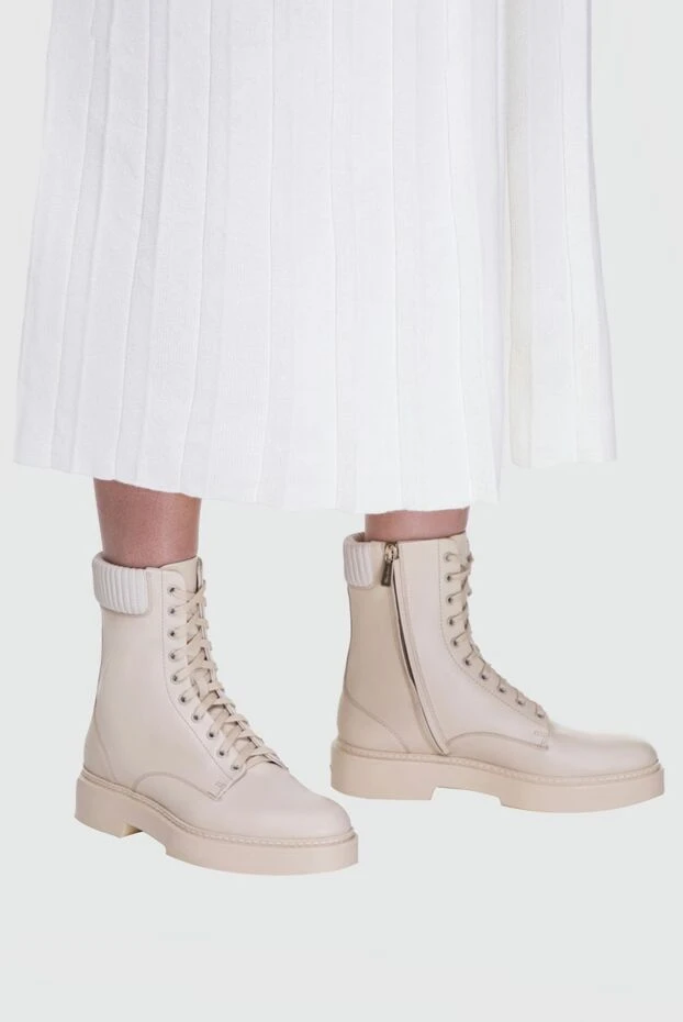 Santoni женские ботинки из кожи белые женские купить с ценами и фото 161412 - фото 2