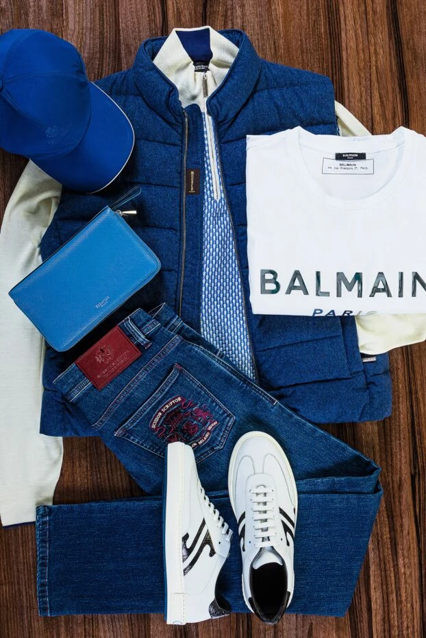 Balmain біла футболка з глянсовим логотипом та рельєфною монограмою 161983 - фото 2