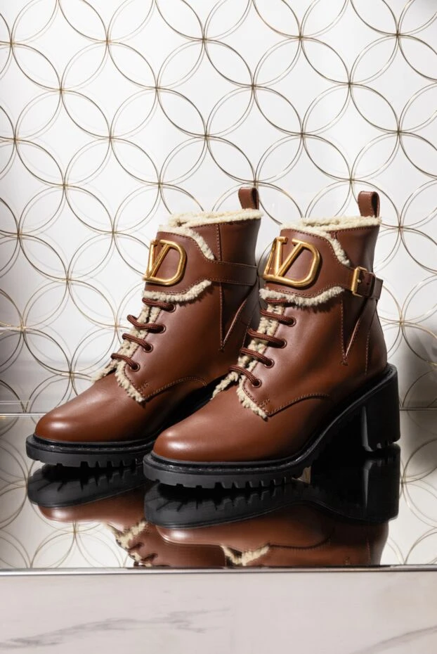 Valentino women's brown boots made of leather and fur with a logo 163772 - photo 3