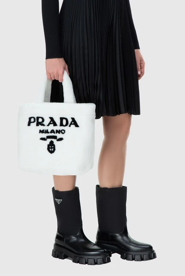 Prada женские сумка из меха белый женская 163862 - фото 2