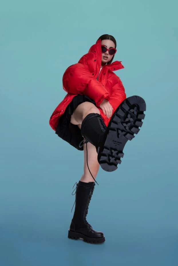 Balenciaga пуховик з поліаміду та поліестеру червоний жіночий 163887 - фото 2