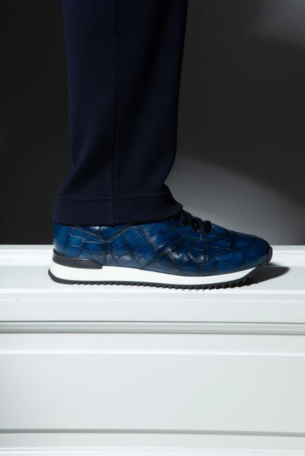 Cesare di Napoli синие кожаные кроссовки из кожи крокодила и контрастной ребристой подошвой 164459 - фото 3