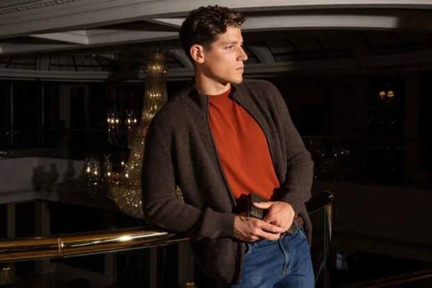 Bottega Veneta клатч-гаманець чоловічий шкіряний intrecciato piccolo зелений хакі на блискавці 166530 - фото 2