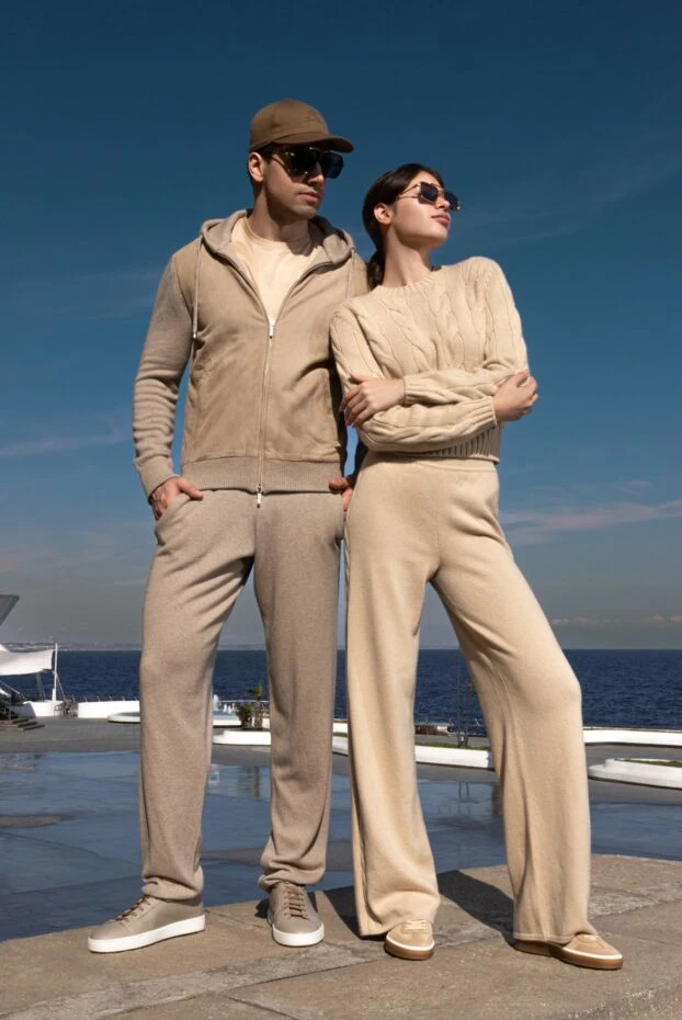 Santoni beige grained leather sneakers with white soles 166745 - photo 2