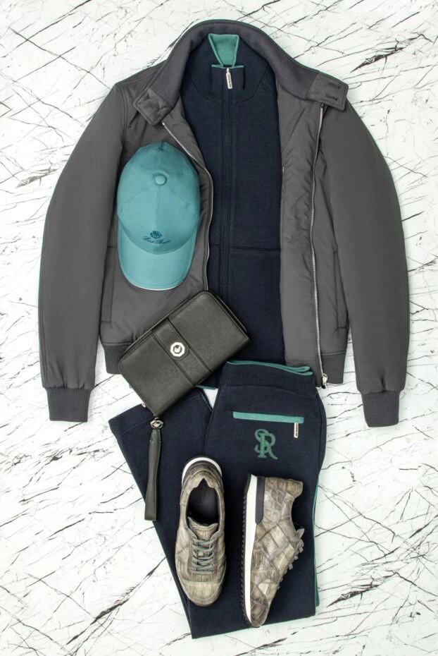 Гладкий бомбер з блискавкою та подвійною застібкою на комірі - фото 2