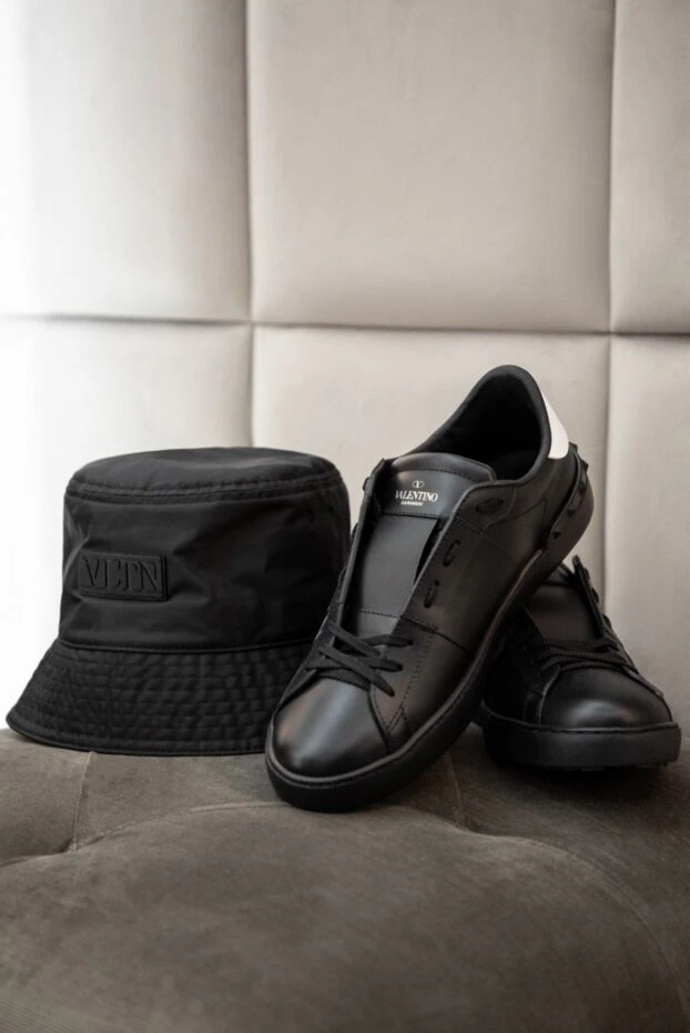 Valentino сникеры из чёрной кожи с белым логотипом vltn и контрастной пяткой 166949 - фото 3