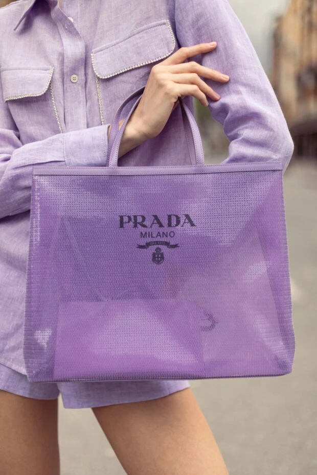 Prada сумка-торба женская фиолетовая с черным лого 167050 - фото 2