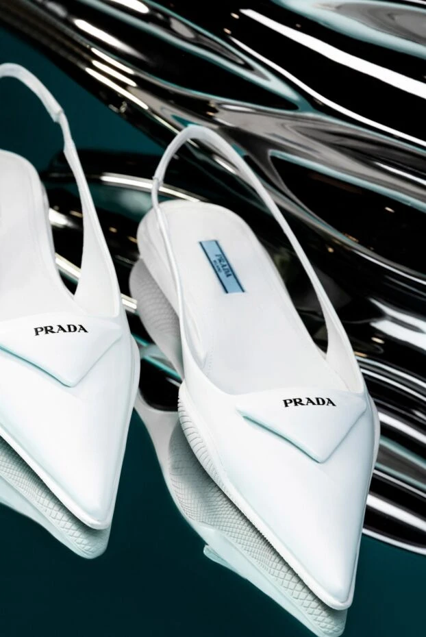 Prada women's white leather shoes with black logo 167854 - photo 2