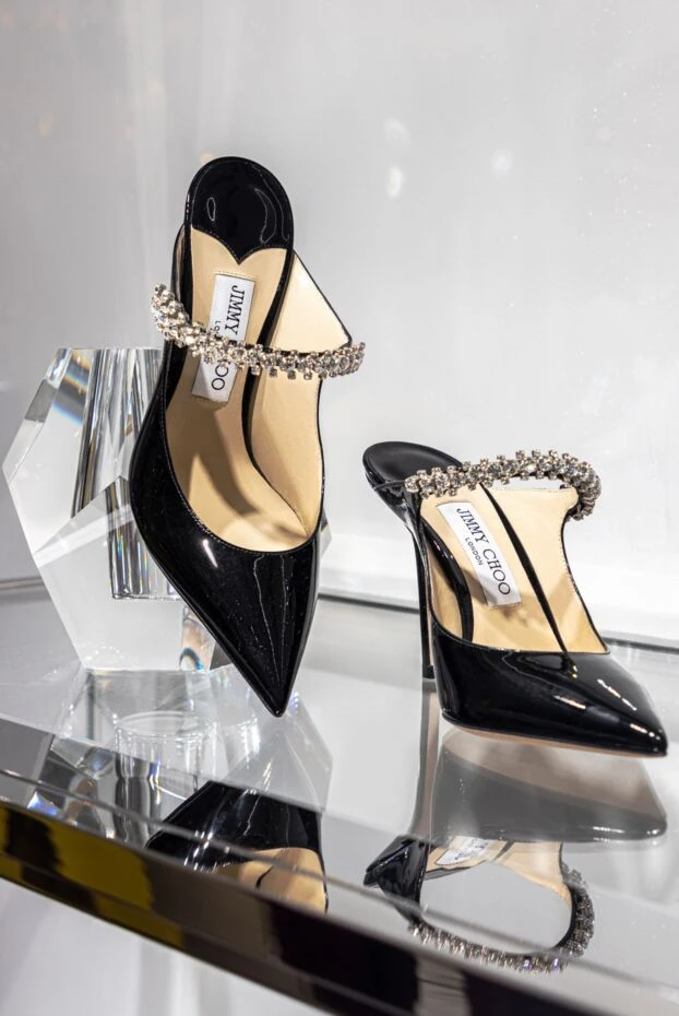 Jimmy Choo босоножки женские черные кожаные с кристаллами на застежке 168310 - фото 2