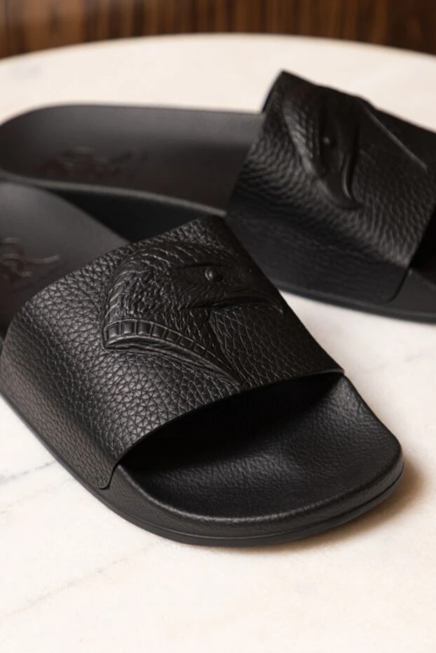 Шльопанці із зернистої шкіри з об'ємним тисненням орла - фото 2