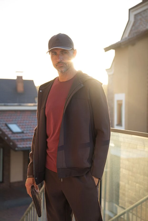 Loro Piana футболка из шелка и хлопка бордовая мужская 169694 - фото 2