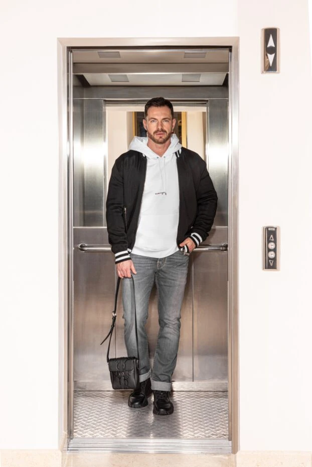 Saint Laurent white cotton hoodie with logo and kangaroo pocket 170568 - photo 2