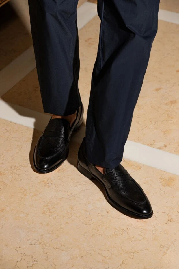 Чоловічі шкіряні лофери тиснені з перемичкою пенні - фото 2