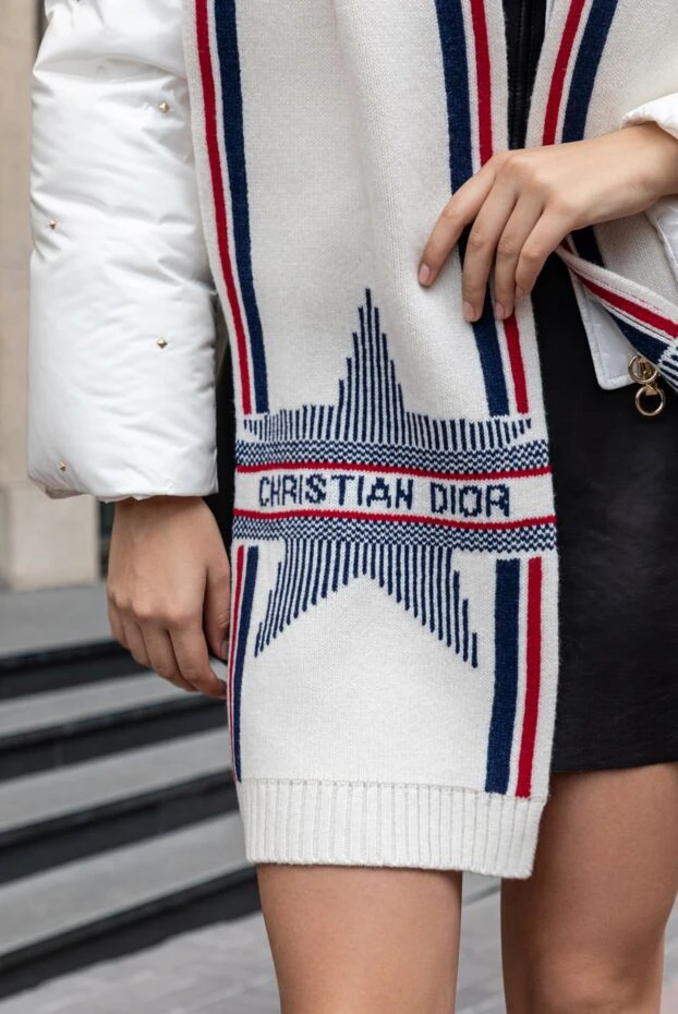 Dior white women's scarf with decorative star and contrasting stripes 171412 - photo 3