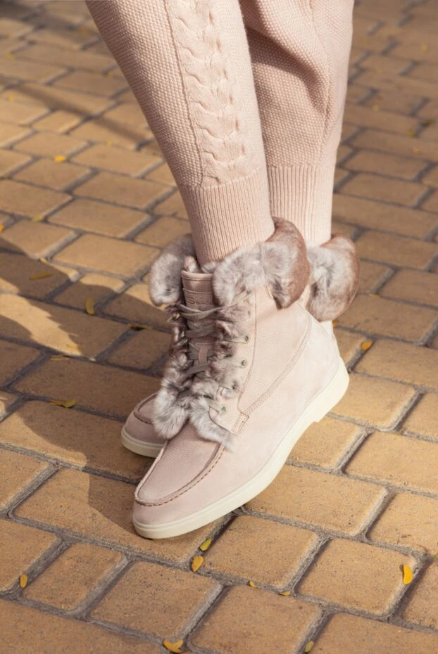 Santoni women's beige boots made of nubuck and fur 171456 - photo 2