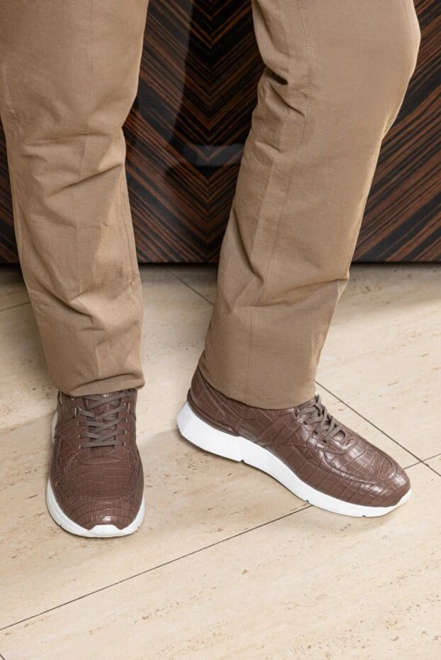 Кроссовки из кожи крокодила коричневые мужские - фото 2