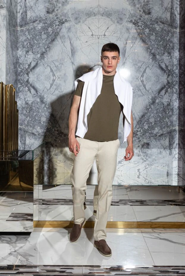 Футболка прямого силуэта в приглушённом оливковом тоне из мягкого трикотажа - фото 2