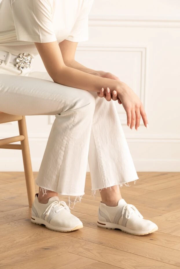 Loro Piana женские кроссовки из текстиля белые женские купить с ценами и фото 172208 - фото 2
