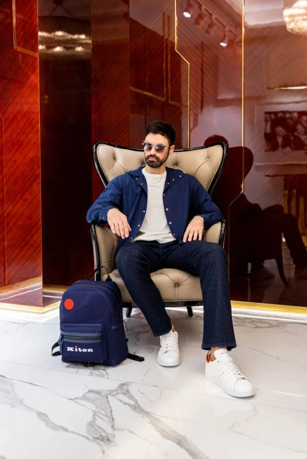 Kiton білі шкіряні снікери з яскраво-червоною літерою збоку 172700 - фото 3