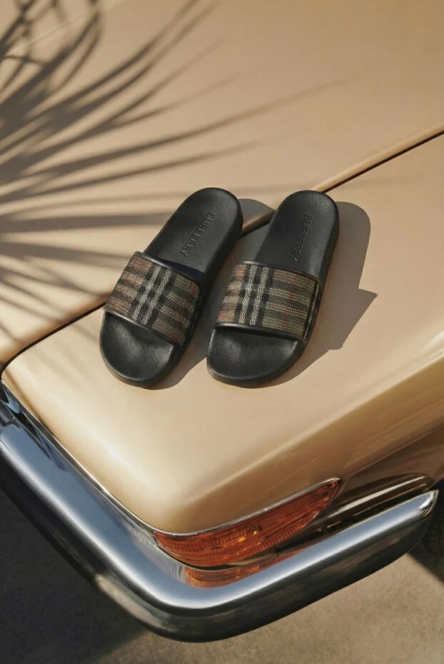 Burberry men's black flip flops with beige inserts 173362 - photo 2