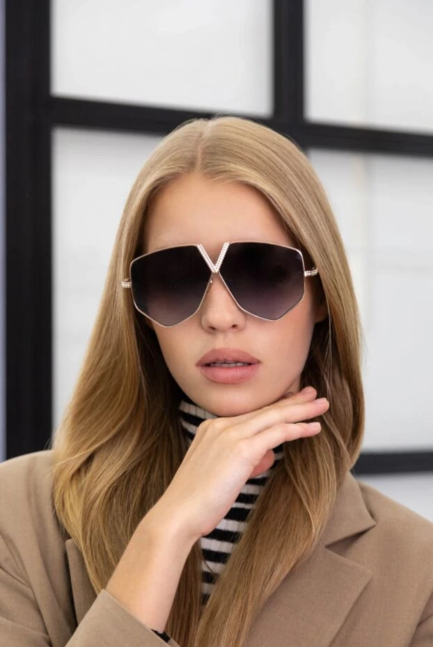 Valentino women's golden sunglasses with v-shaped design 173883 - photo 3