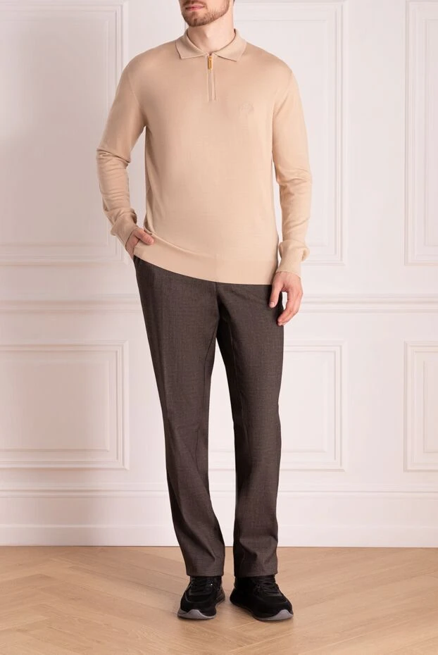 Поло мужское бежевое шерстяное с вышитым лого - фото 2