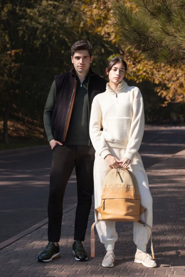 Women's sneakers made of beige wool with leather inserts - photo 2