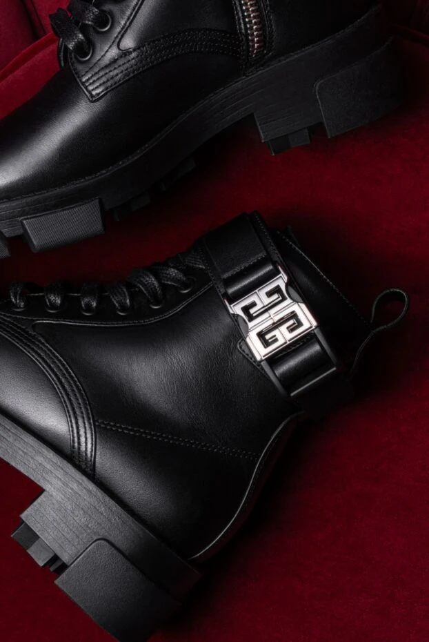 Givenchy leather boots black decorated with a logo buckle women's 175260 - photo 2