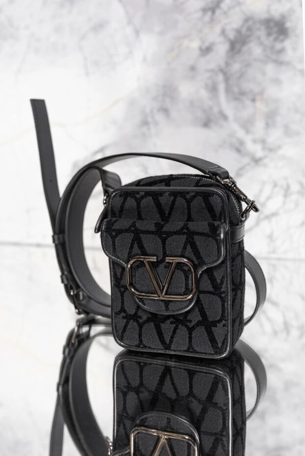 Valentino black messenger bag with embossing and buckle 175299 - photo 2